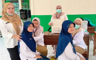 Gelar Vaksinasi HPV untuk Cegah Kanker Serviks di MTsN 5 Tangerang.