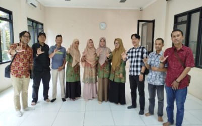 Pelatihan Menulis Praktis dan Menyenangkan untuk Peserta Didik di MTsN 5 Tangerang