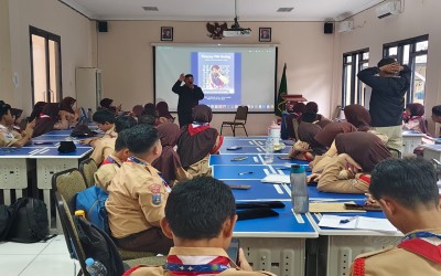 Pelatihan Desain Grafis Berbasis Digital di MTsN 5 Tangerang